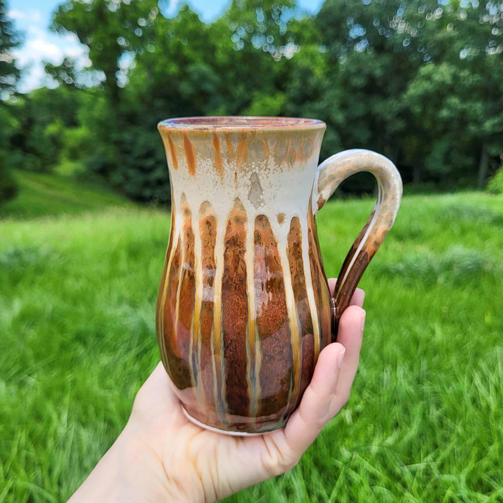 Curved Mug Golden Amber