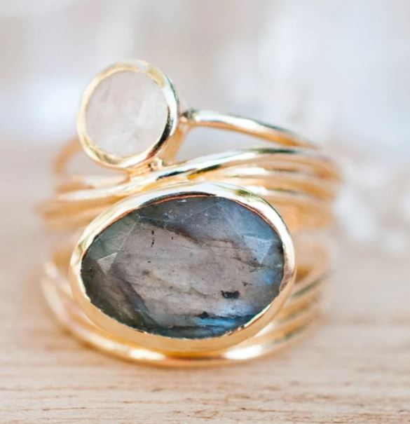 Bruna Ring Labradorite Moonstone 18k