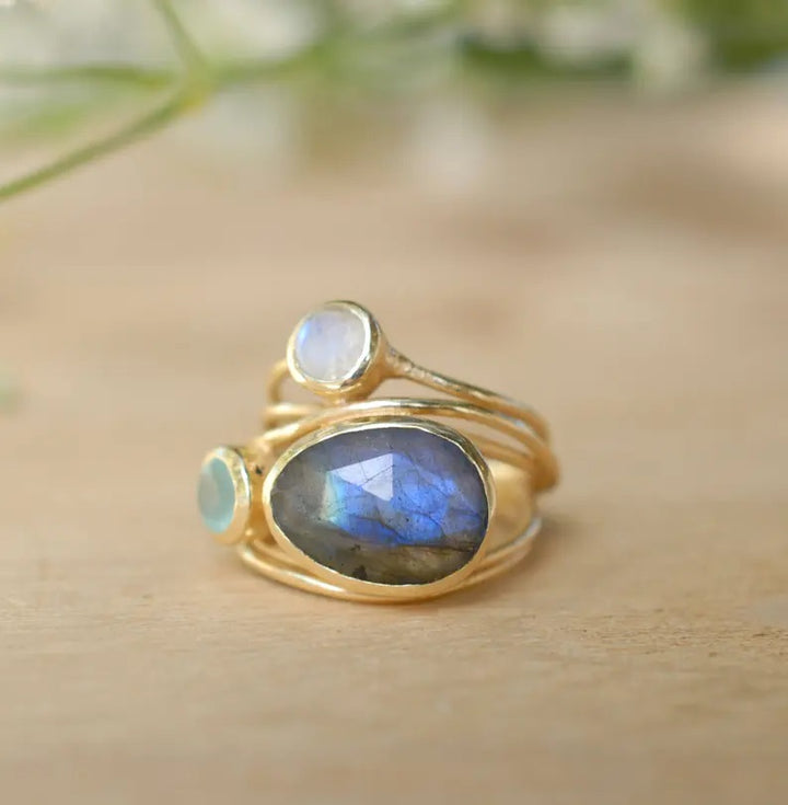 Dayane Ring Labradorite Moonstone Aqua Chaldecony